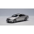 Autoart - Car Scale Model - Mercedes Benz S63 AMG - 1 43